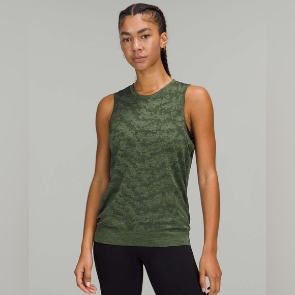 lululemon athletica Tops - Lululemon Swiftly Breathe Muscle Tank Top Dot Scape Rainforest Green Twill Sz 14